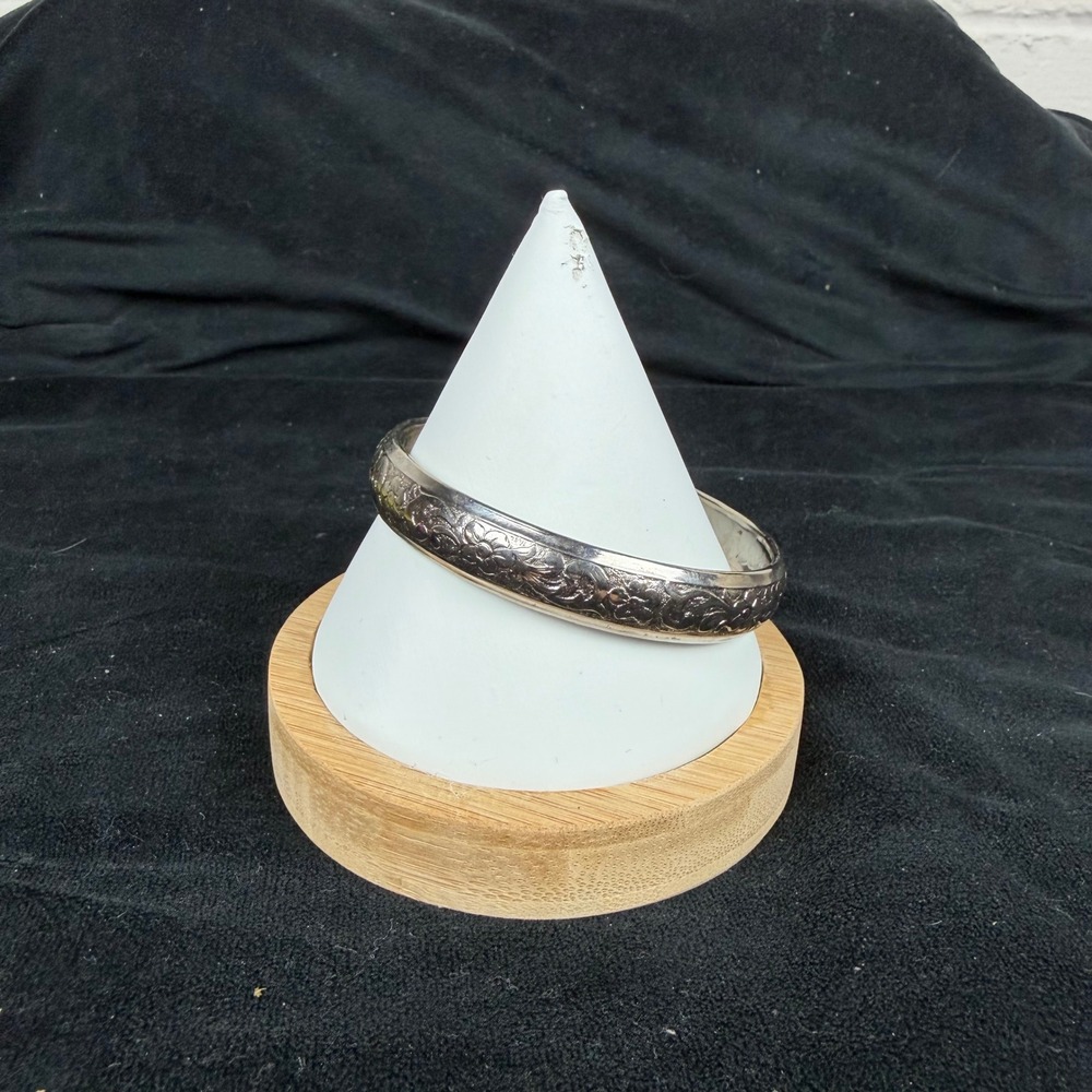 Ornate Floral Bangle Bracelet‎ Silver Tone Vintage Style Women's Accessory